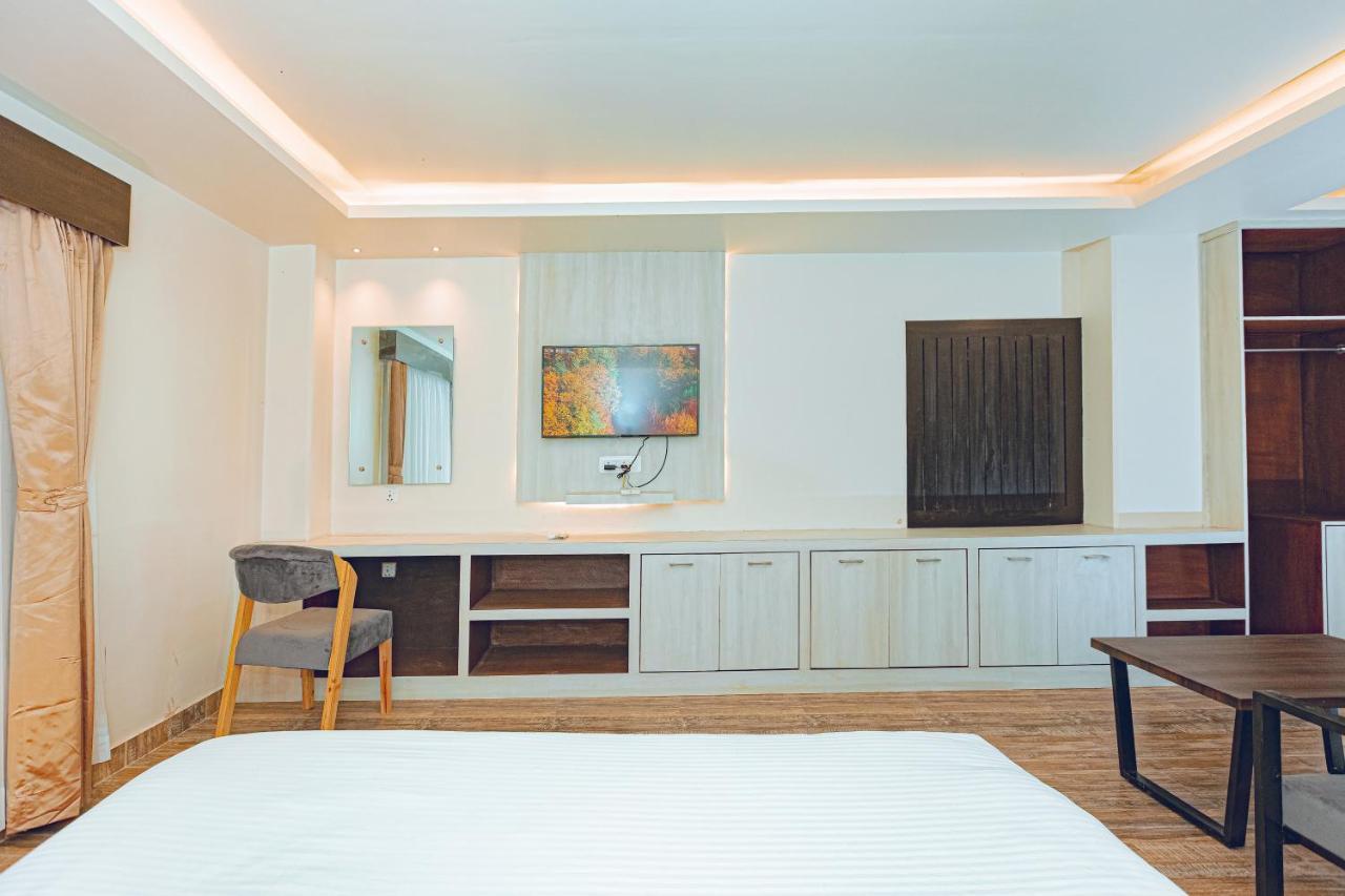 Poms Penthouse Daire Pokhara Dış mekan fotoğraf